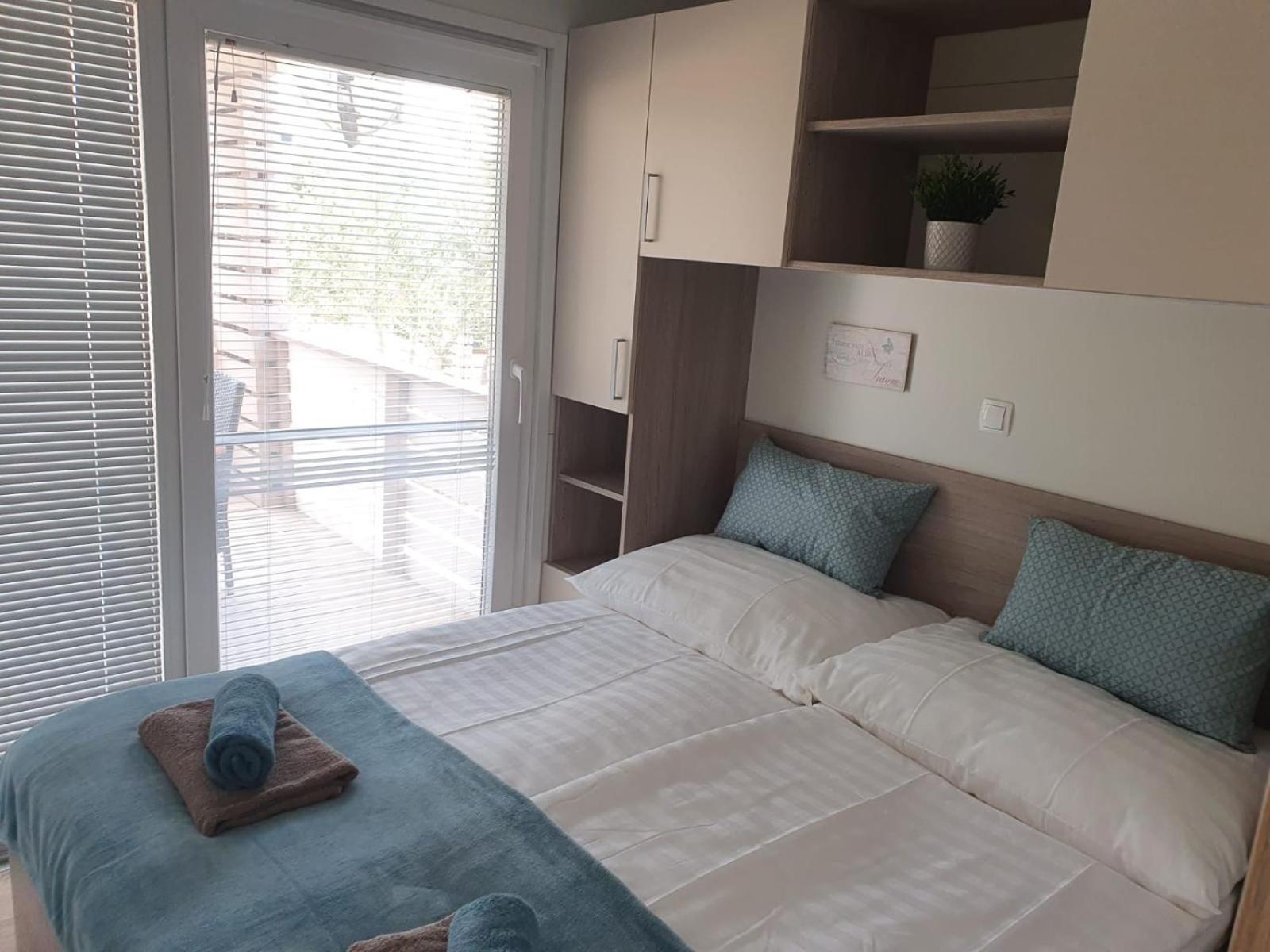 Mobile Home M&M Drage Rom bilde