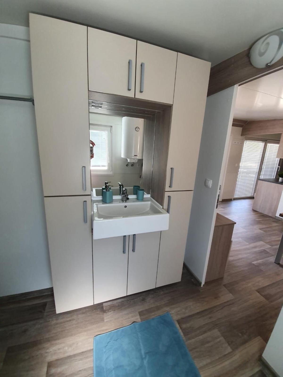 Mobile Home M&M Drage Rom bilde