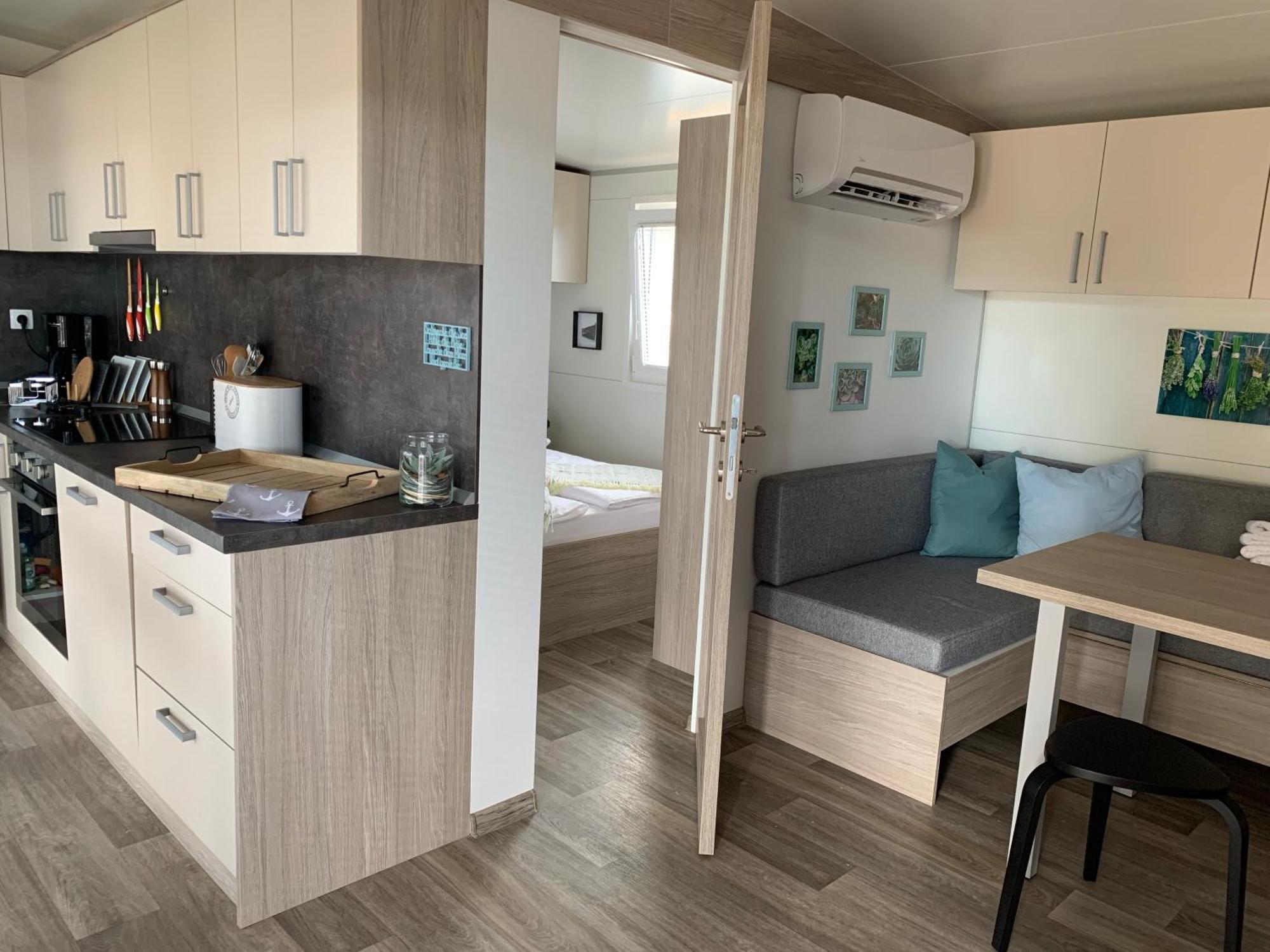Mobile Home M&M Drage Rom bilde