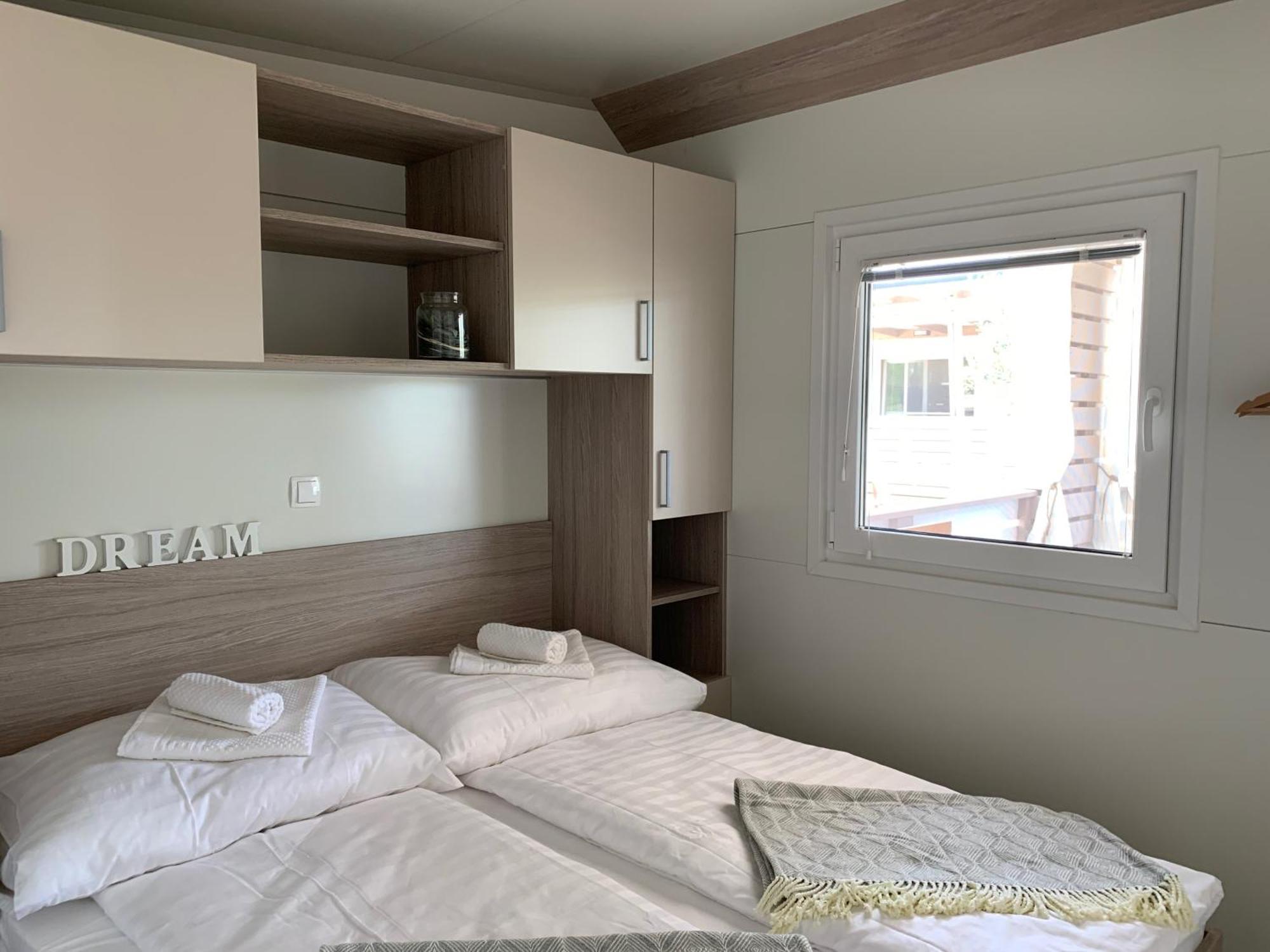 Mobile Home M&M Drage Rom bilde