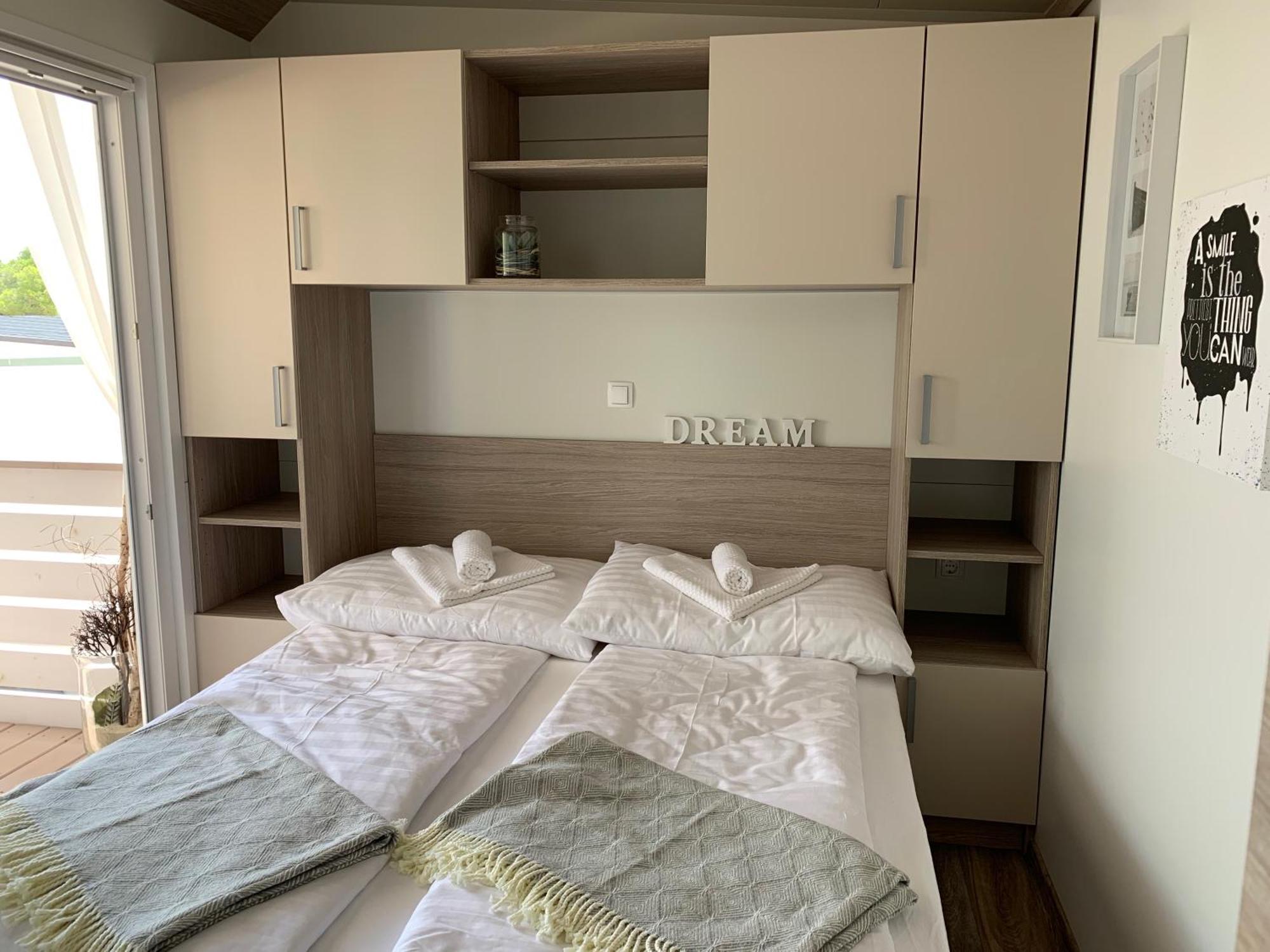 Mobile Home M&M Drage Rom bilde