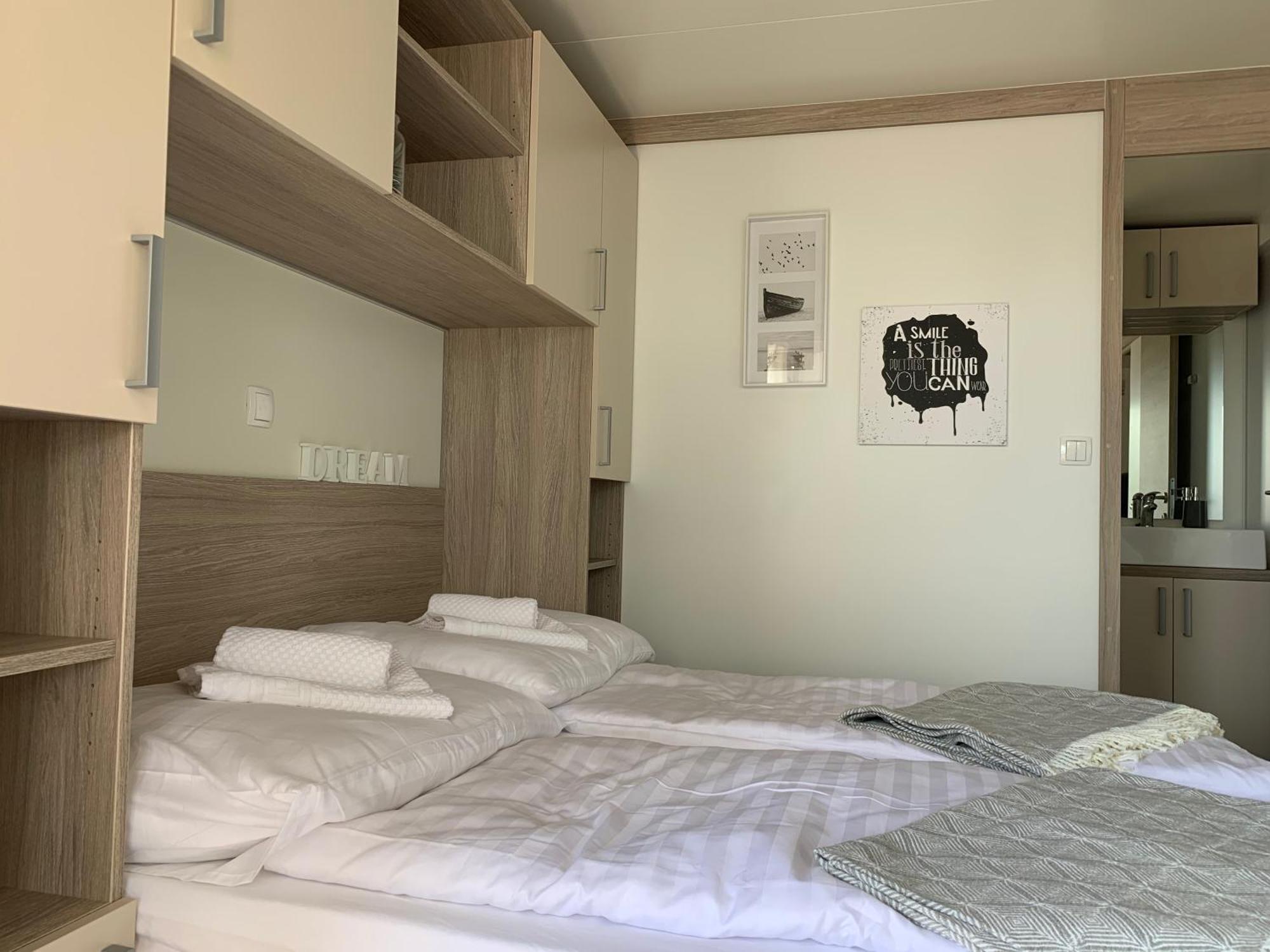 Mobile Home M&M Drage Rom bilde